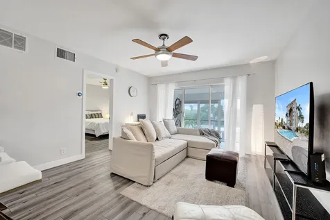 3040 NE 16th Avenue Oakland Park FL 33334
