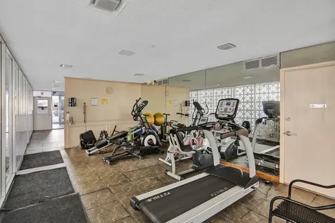 3040 NE 16th Avenue Oakland Park FL 33334