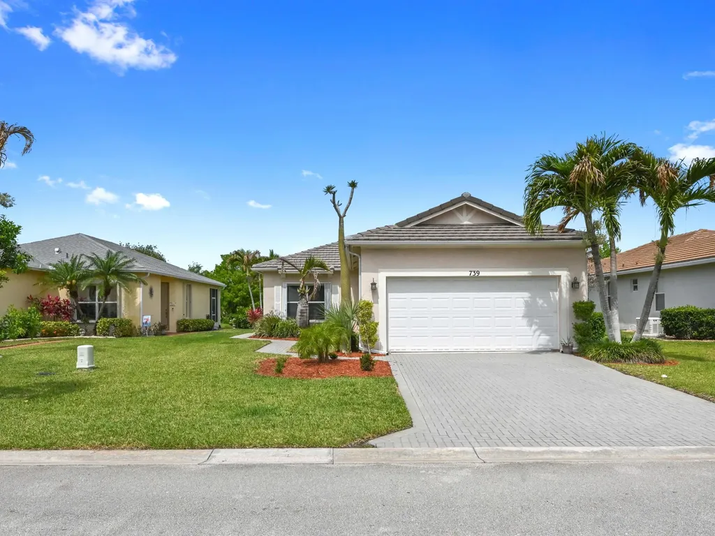739 SW Rocky Bayou Terrace Port St Lucie FL 34986