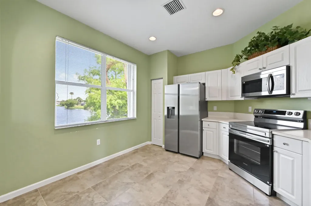 739 SW Rocky Bayou Terrace Port St Lucie FL 34986