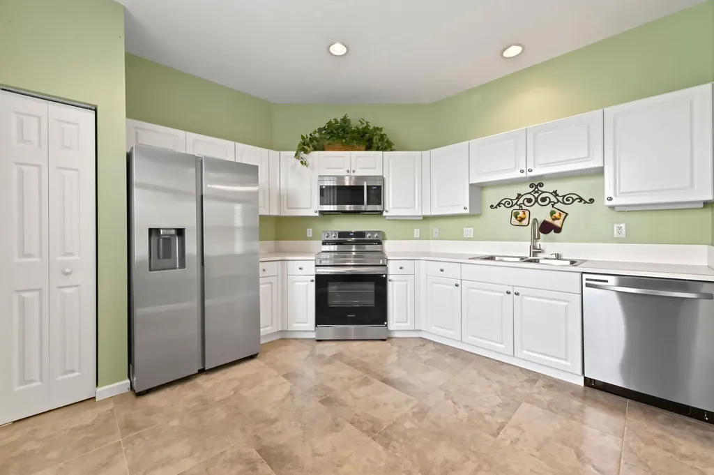 739 SW Rocky Bayou Terrace Port St Lucie FL 34986