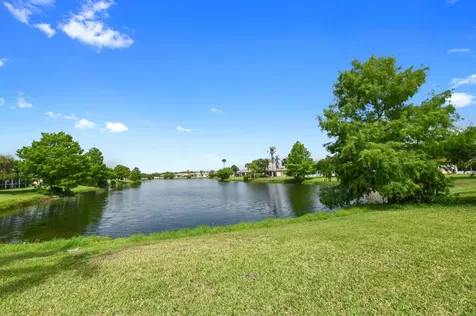 739 SW Rocky Bayou Terrace Port St Lucie FL 34986