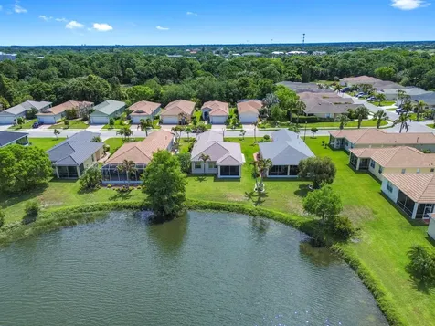 739 SW Rocky Bayou Terrace Port St Lucie FL 34986