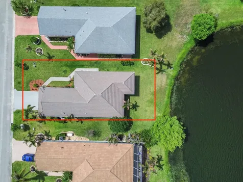 739 SW Rocky Bayou Terrace Port St Lucie FL 34986