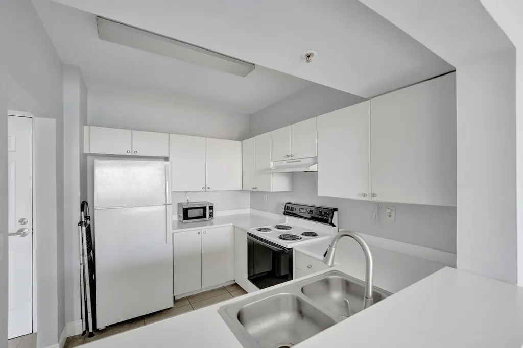 3020 NE 32nd Avenue Fort Lauderdale FL 33308