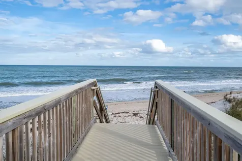 1930 Frosted Turquoise Way Vero Beach FL 32963