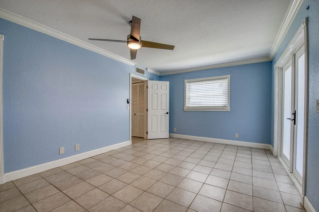 960 Flanders T Delray Beach FL 33484