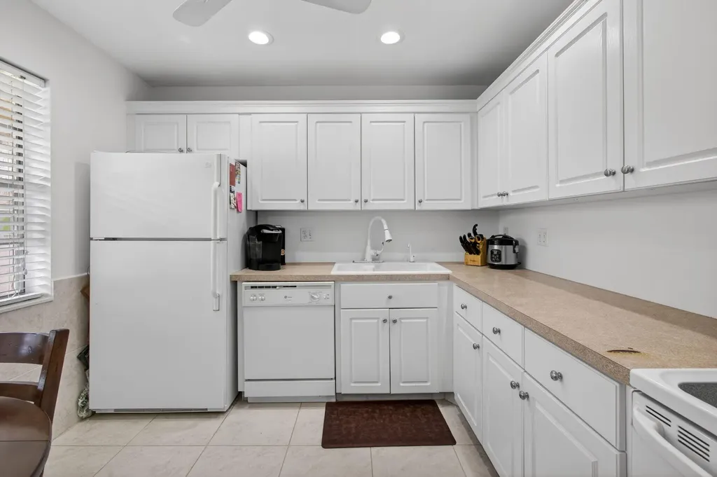 127 Lake Gloria Drive West Palm Beach FL 33411