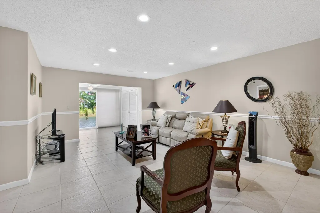 127 Lake Gloria Drive West Palm Beach FL 33411