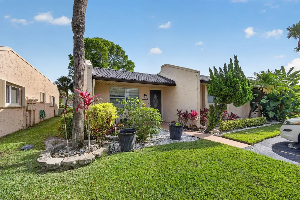 127 Lake Gloria Drive West Palm Beach FL 33411
