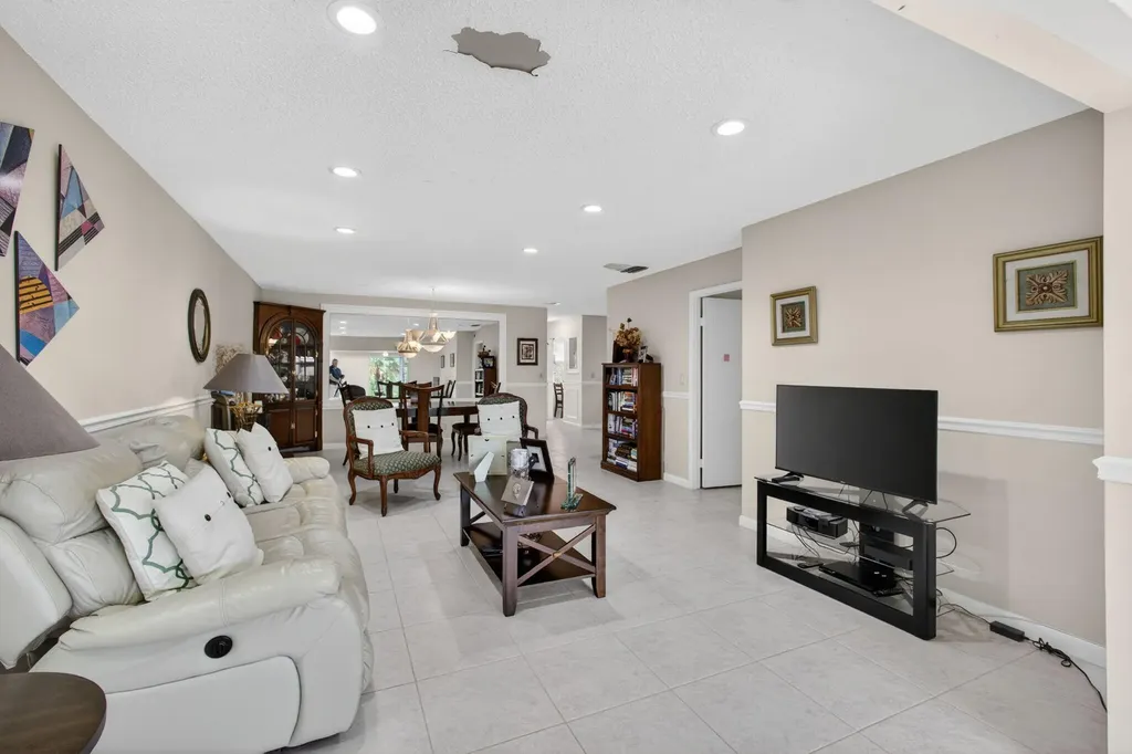 127 Lake Gloria Drive West Palm Beach FL 33411