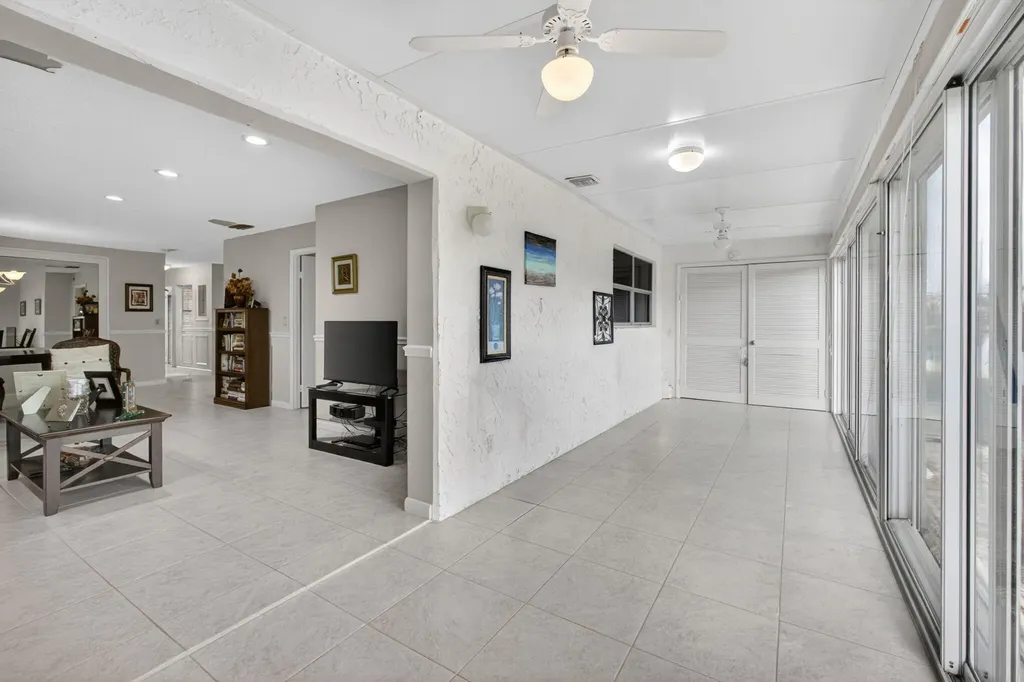 127 Lake Gloria Drive West Palm Beach FL 33411