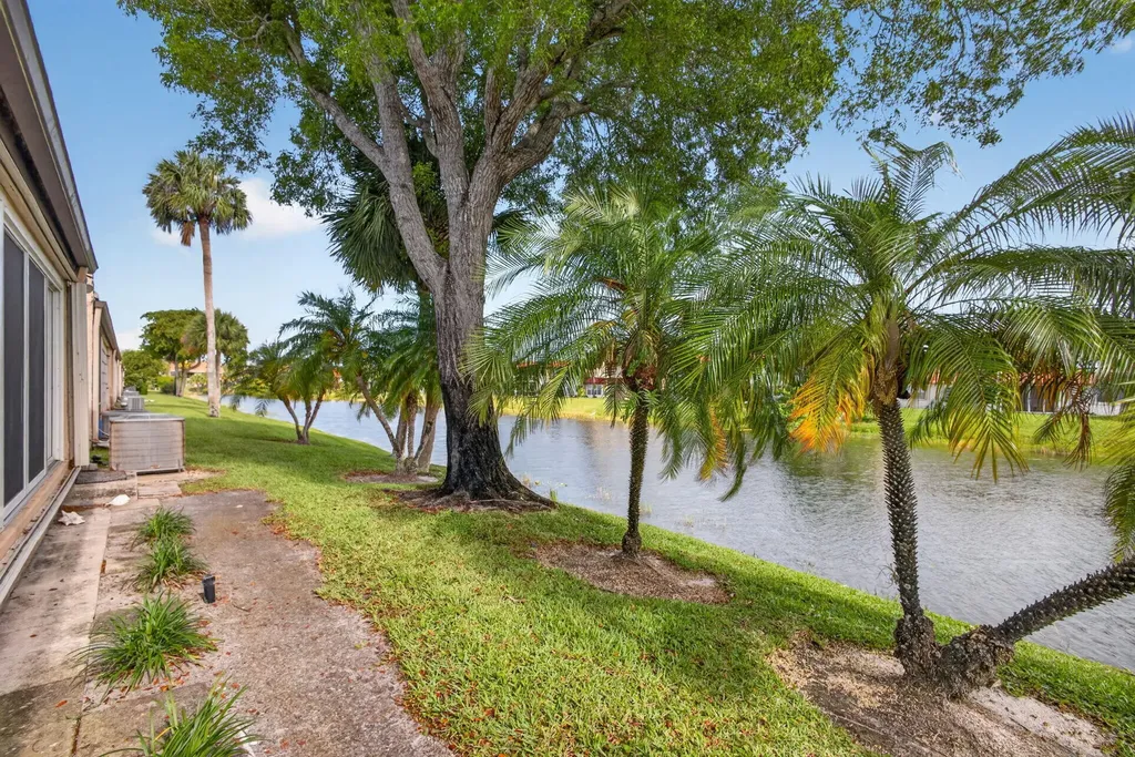 127 Lake Gloria Drive West Palm Beach FL 33411