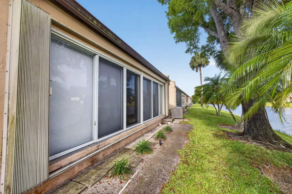 127 Lake Gloria Drive West Palm Beach FL 33411
