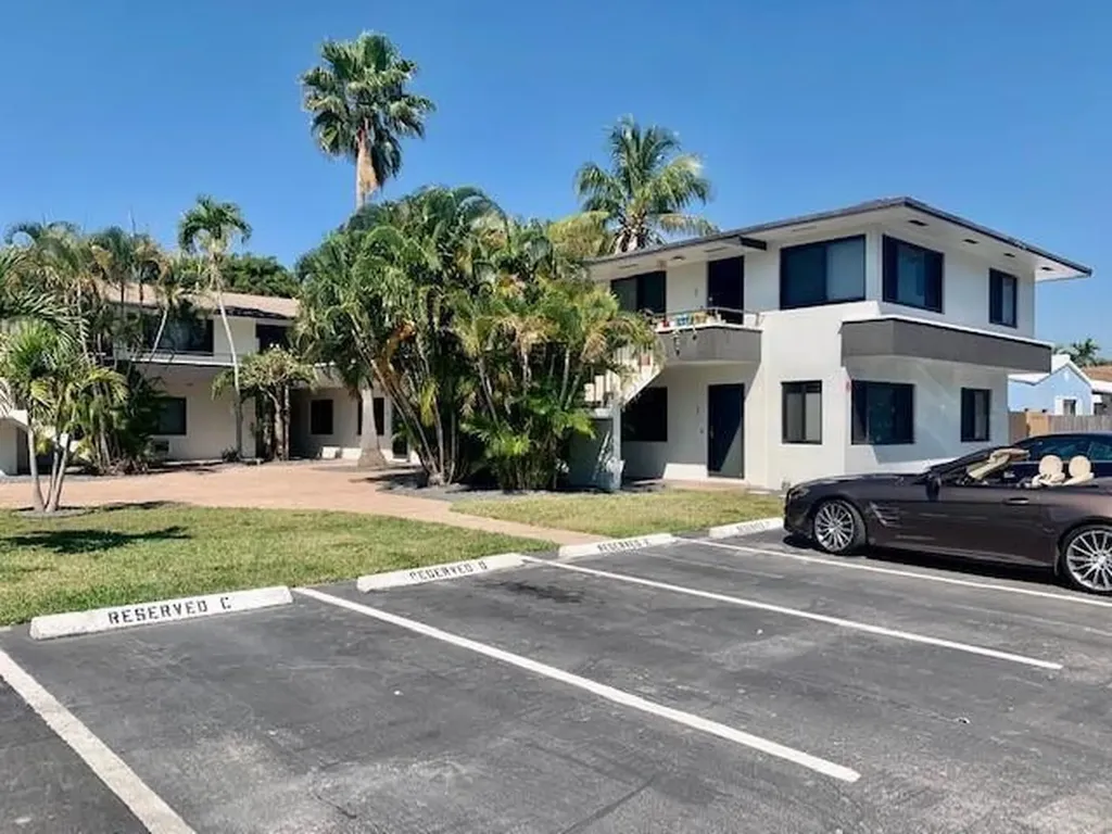 821 N Victoria Park Road Fort Lauderdale FL 33304