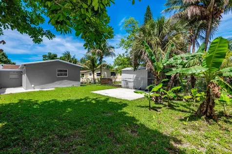 6560 SW 20th Street North Lauderdale FL 33068
