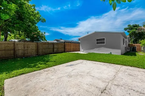 6560 SW 20th Street North Lauderdale FL 33068