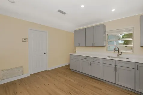 6560 SW 20th Street North Lauderdale FL 33068