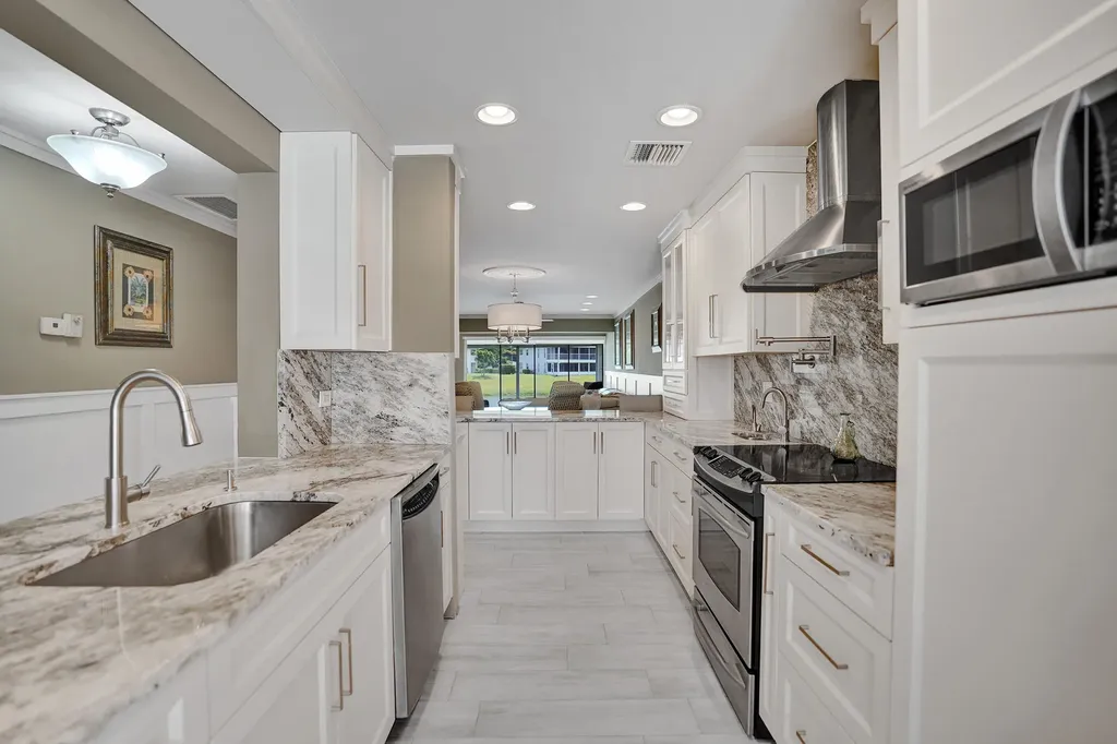 2820 SW 13th Street Delray Beach FL 33445