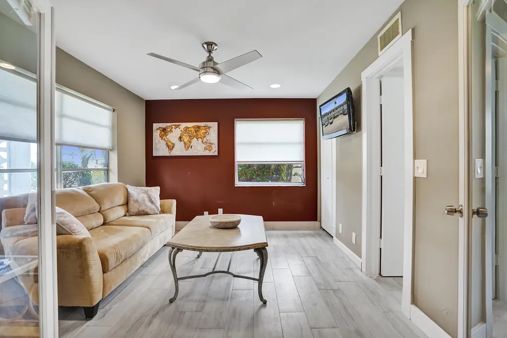 2820 SW 13th Street Delray Beach FL 33445