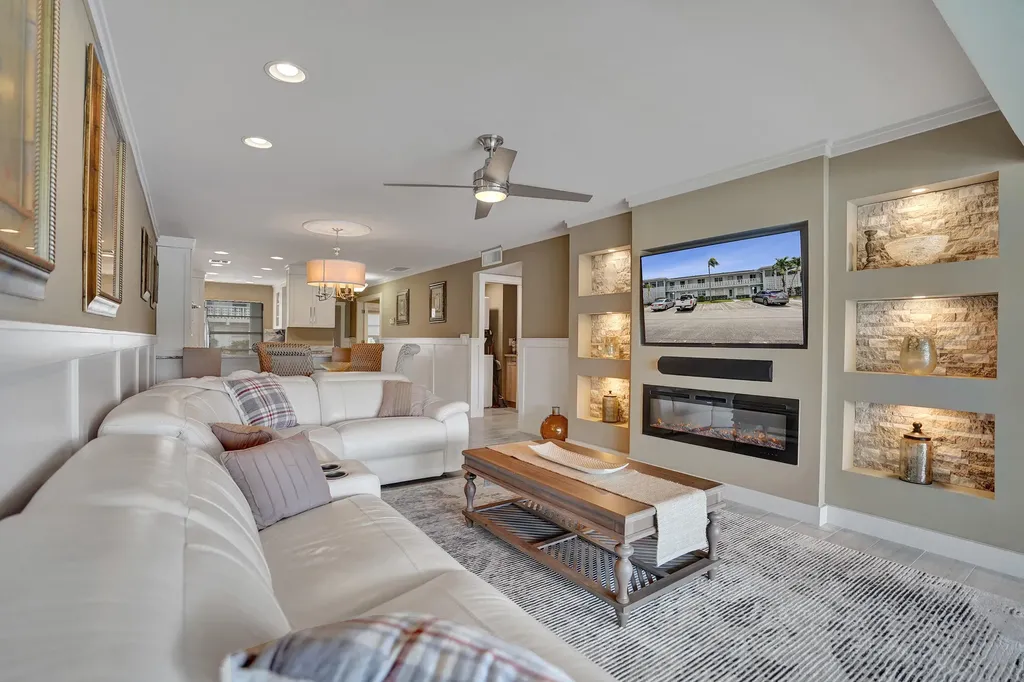 2820 SW 13th Street Delray Beach FL 33445