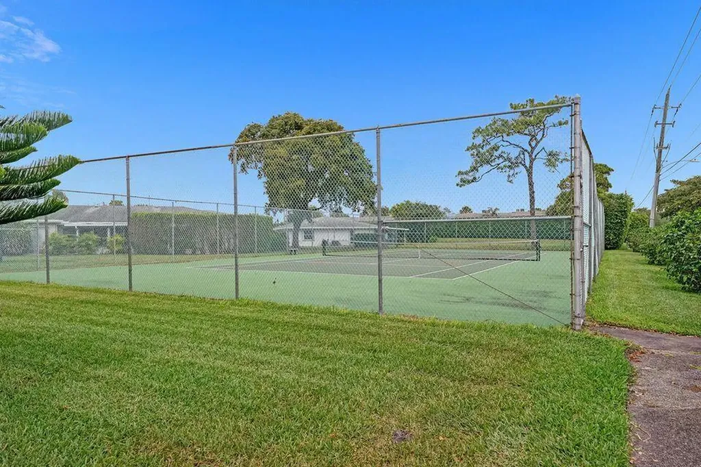 2820 SW 13th Street Delray Beach FL 33445
