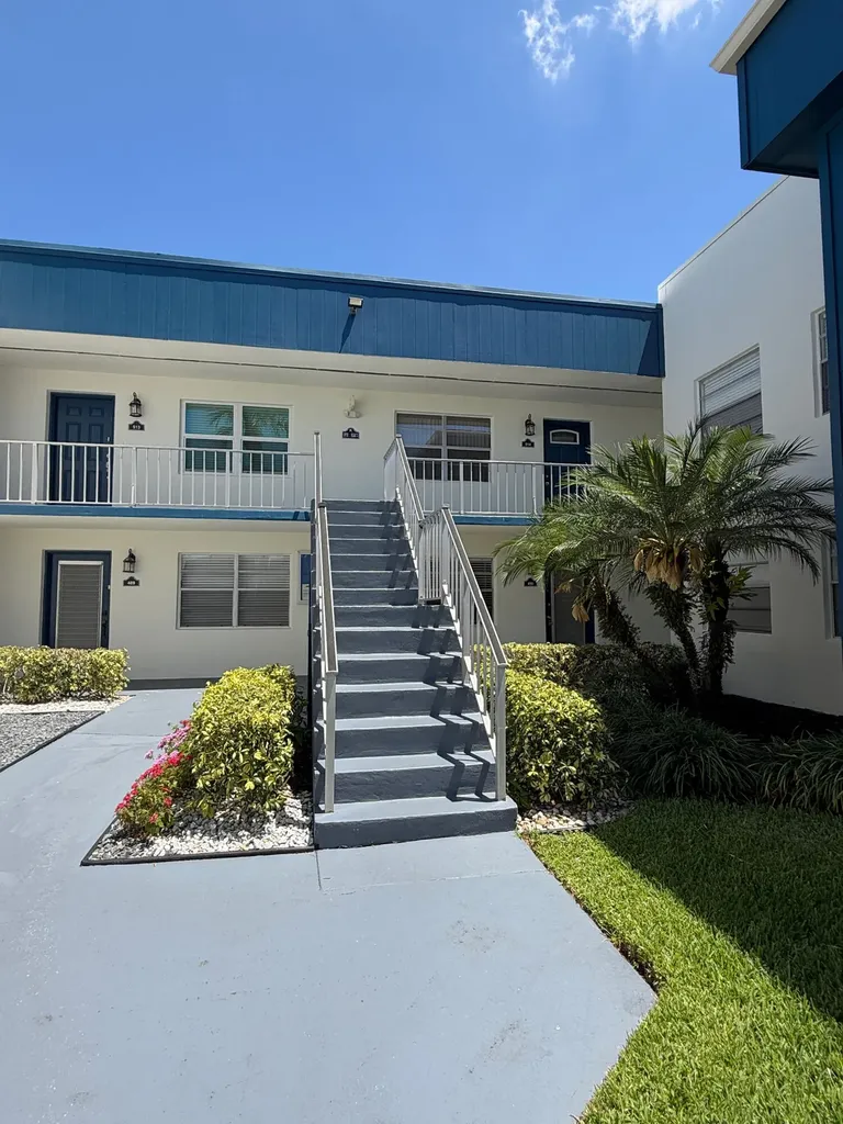 490 Normandy Delray Beach FL 33484