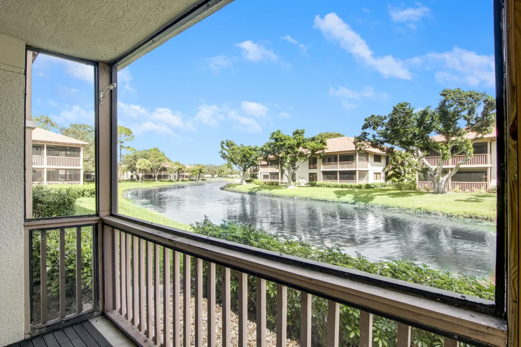 512 Brackenwood Place Palm Beach Gardens FL 33418