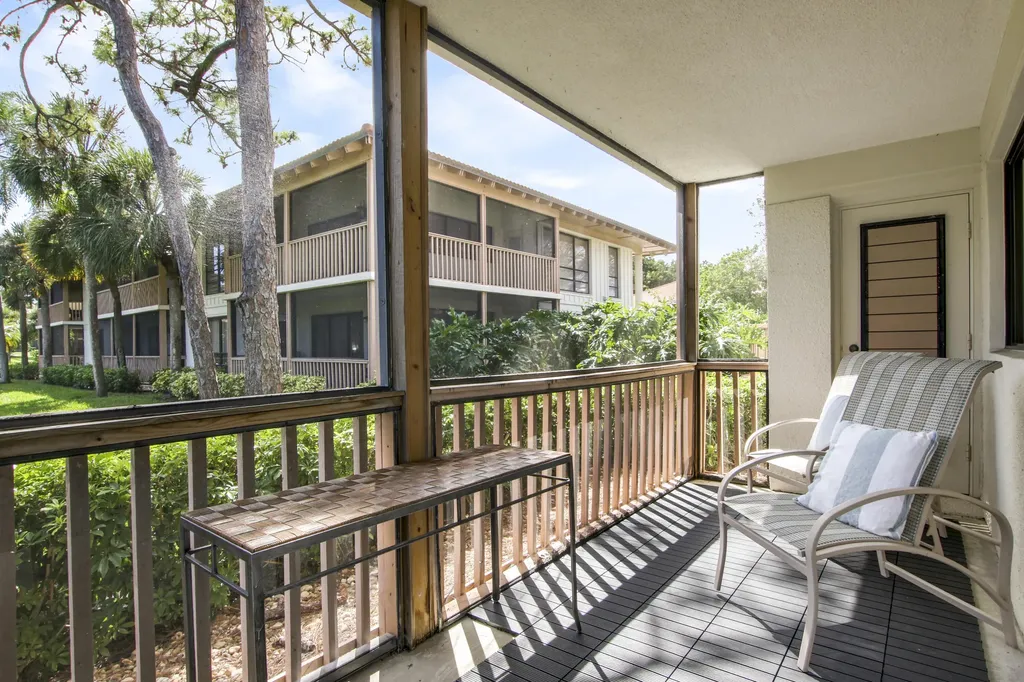 512 Brackenwood Place Palm Beach Gardens FL 33418