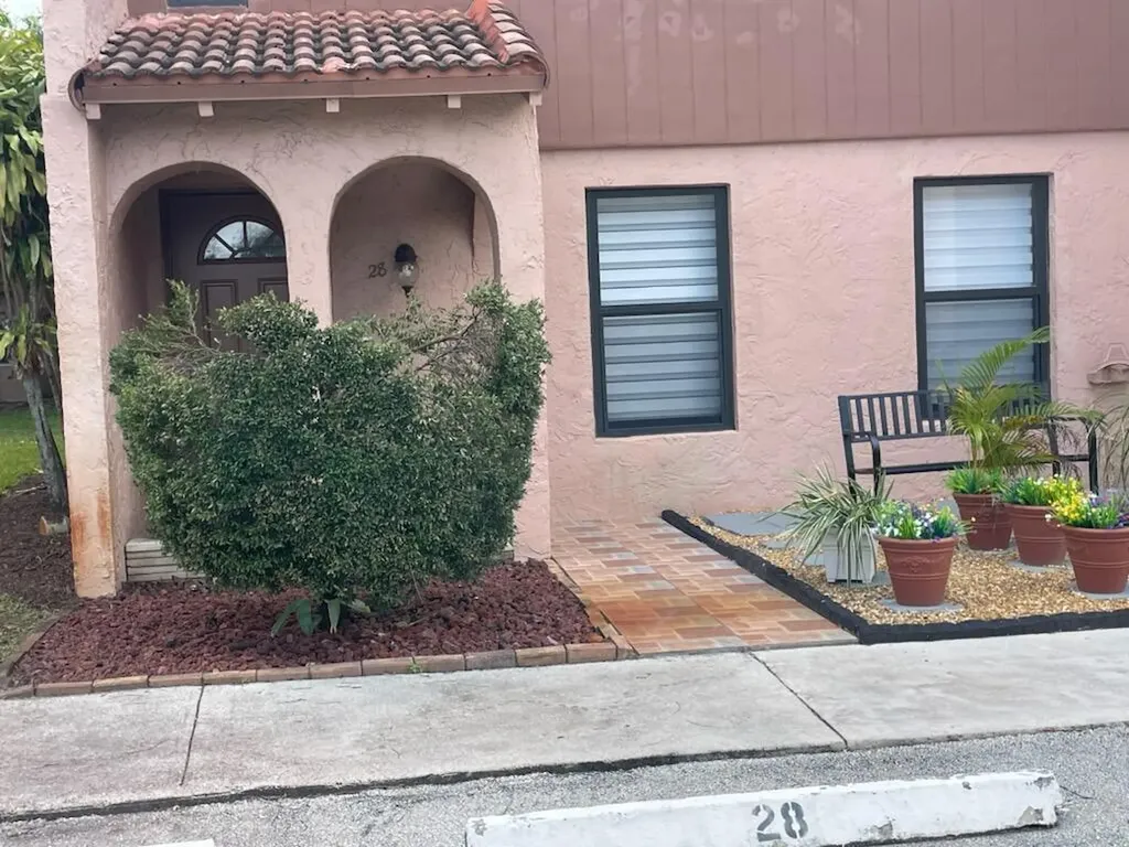 28 Madrid Lane Davie FL 33324