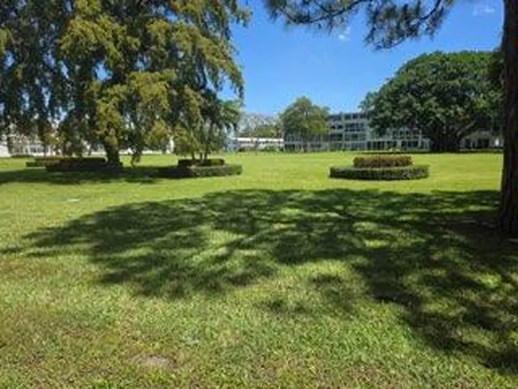 188 Grantham F Deerfield Beach FL 33442