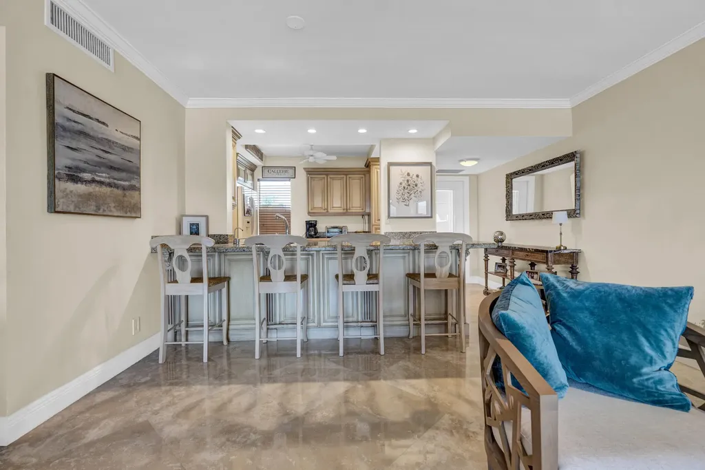 3050 NE 48th Court Lighthouse Point FL 33064