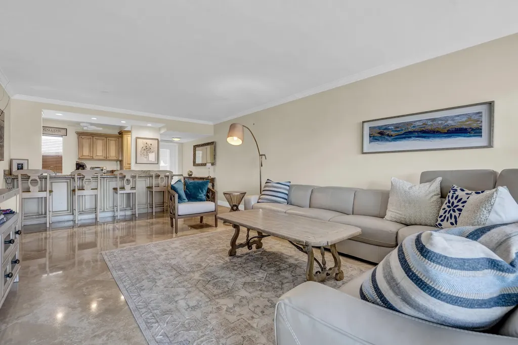 3050 NE 48th Court Lighthouse Point FL 33064