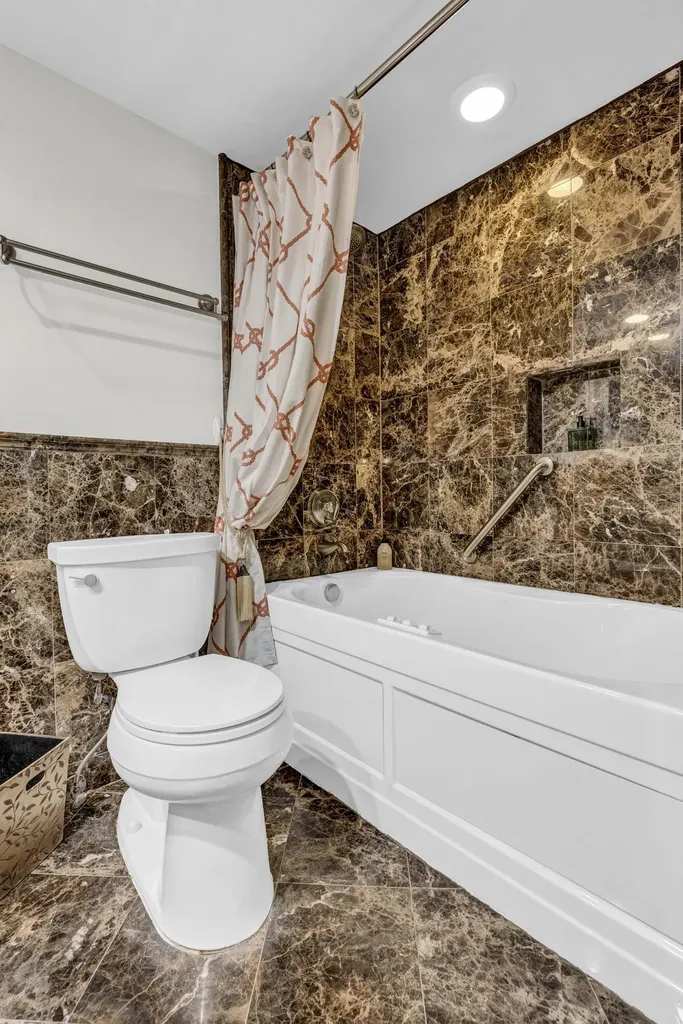 3050 NE 48th Court Lighthouse Point FL 33064