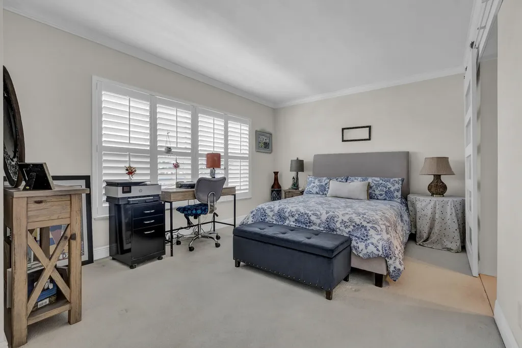 3050 NE 48th Court Lighthouse Point FL 33064