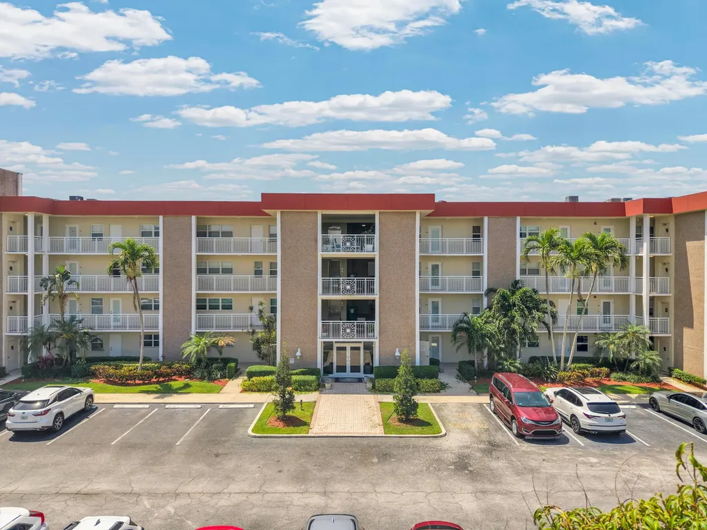 3050 NE 48th Court Lighthouse Point FL 33064