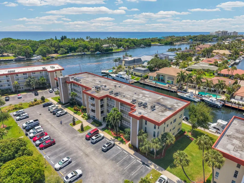 3050 NE 48th Court Lighthouse Point FL 33064