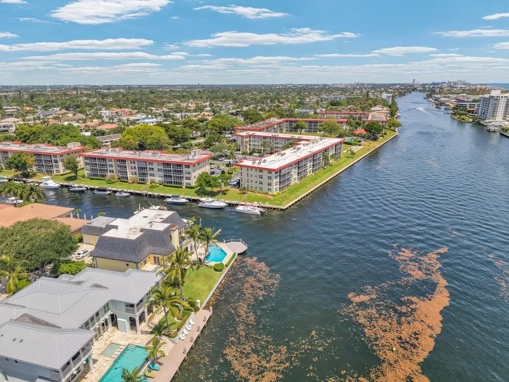 3050 NE 48th Court Lighthouse Point FL 33064