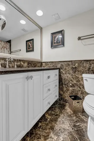 3050 NE 48th Court Lighthouse Point FL 33064