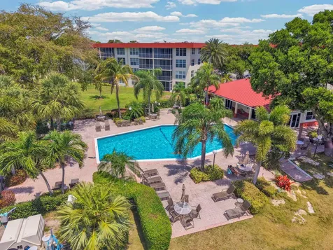 3050 NE 48th Court Lighthouse Point FL 33064