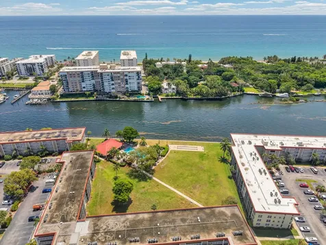 3050 NE 48th Court Lighthouse Point FL 33064