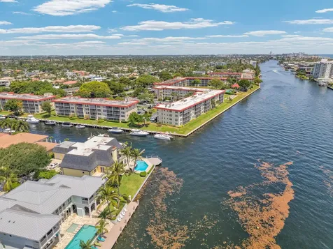 3050 NE 48th Court Lighthouse Point FL 33064