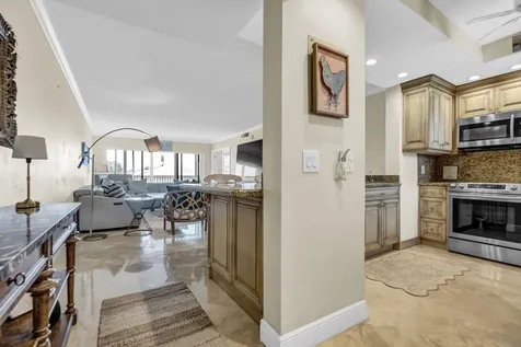3050 NE 48th Court Lighthouse Point FL 33064