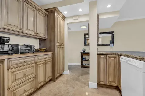 3050 NE 48th Court Lighthouse Point FL 33064