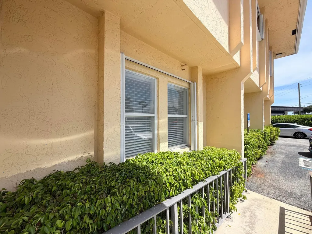 9112 N Fl A1aalt North Palm Beach FL 33403
