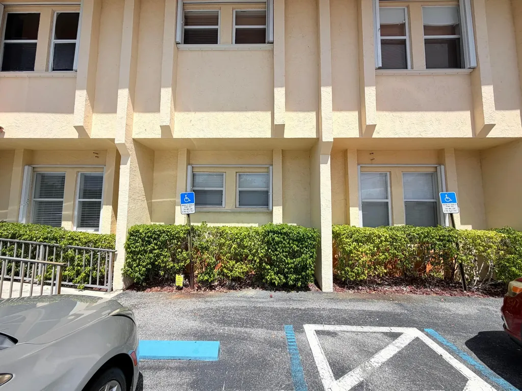 9112 N Fl A1aalt North Palm Beach FL 33403