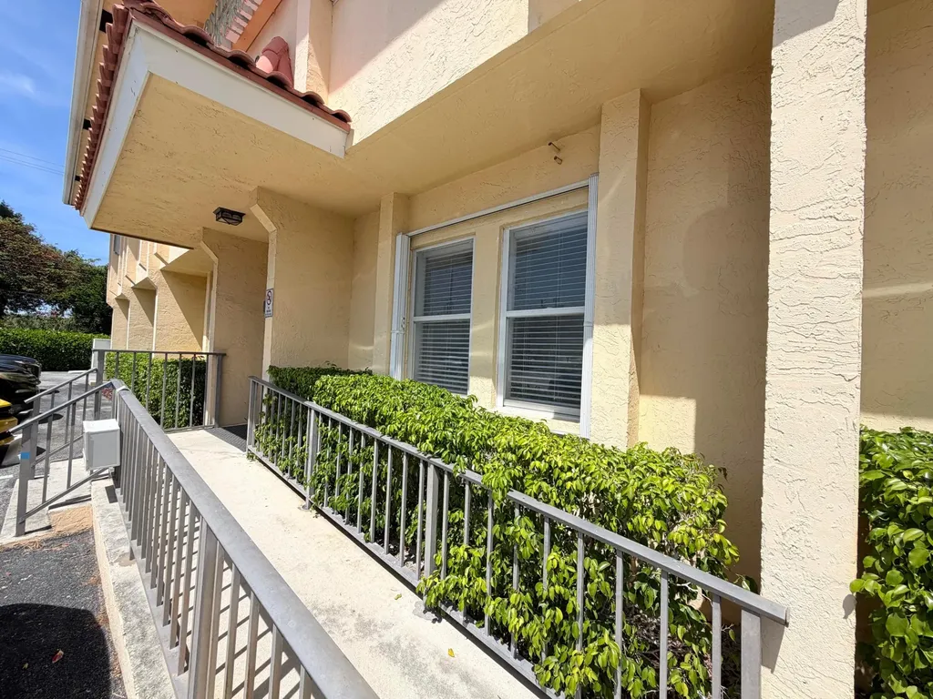 9112 N Fl A1aalt North Palm Beach FL 33403