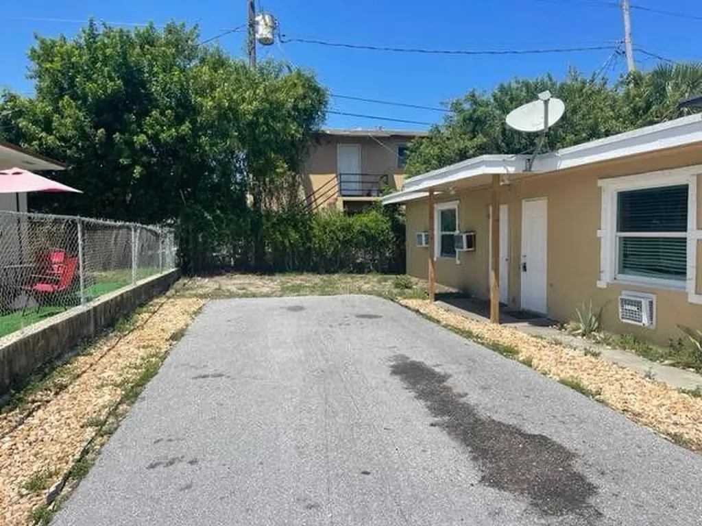 725 21st Street West Palm Beach FL 33407