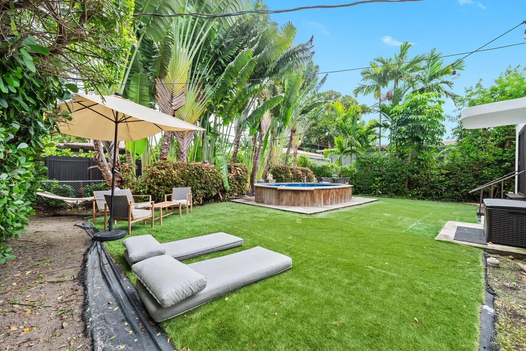 2183 Bay Drive Miami Beach FL 33141