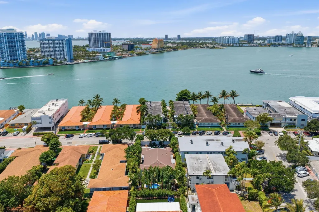 2183 Bay Drive Miami Beach FL 33141